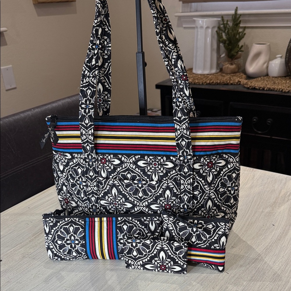 Stylish Black and White Patterned Women's Bag Set